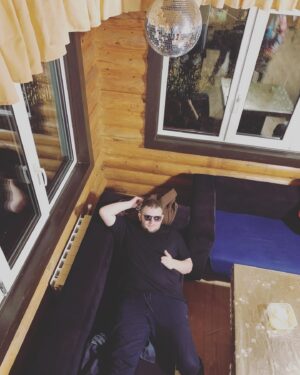 Kuzma Gridin Instagram - Алкоголь. Если вы вдруг думаете, что это хорошая идея, то отвечаю вам сразу - нет. На этой фотографии пьяный мужчина отходит от литров выпитого алкоголя. На лице его счастье, но в душе сожаление от выпитого зелёного яда. Дома ждёт любящая жена, Катенька, но он решил поддаться зелёному змею. Он мог сидеть и отыгрывать за Рюрика в ск3, после посмотреть Царя Горы и послушать лекцию Бушвакера об средневековой Франции 12 века, но решил заливать в себя Джек Дениелс. Утром будет очень стыдно. Я буду нести на себе этот крест. Мне очень стыдно.