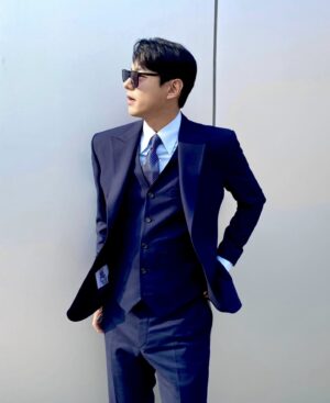 Kwak Si-yang Instagram - 썬그리 함 써봤소.
잠시 후 아이돌 하는데 같이 본방 사수 하지 않겠소?