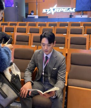 Kwak Si-yang Instagram - 잠시후 11시 jtbc에서 같이 아이돌 볼까요?