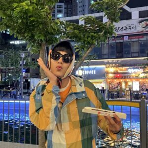 Kwak Si-yang Instagram - 미남당 한달도 안남았어요
기대 많이 해주세요 😂 
여러분들 배꼽 조심혀유~ 난리나유
#미남당