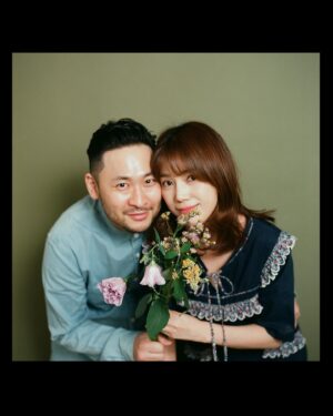 Kwon Da-hyun Instagram - 1년에 한번씩 기념사진 찍을려고 했는데 이젠 힘들어졌네.
결기는 육아🤣
사진 못찍어서 작년사진.

#6주년#결기#결혼기념일#자축#아행복해라#ㅋㅋㅋㅋㅋ