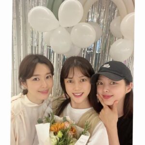 Kwon Da-hyun Instagram - 집에 와보니...우와👍🏻
뿜뿜이 나오기전 마지막 생파.
내년엔 뿜뿜이도 있겠네~~.😆
고마워 정말 감동감동.💋
아침부터 고생했어~

#thankyou#surprise#0530#진장금