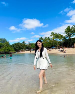 Kwon Da-hyun Instagram - 1등 paradise cove❤️
일상복 같은 수영복입고📸

#라메레이#lamerei#날씨최고