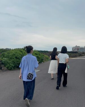 Kwon Han-sol Instagram - 조금 신기한 계획의 제주도와 아보카도 분갈이