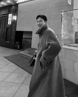 Kwon Hwa-woon Instagram - 올 해도 감사합니다