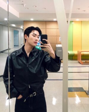 Kwon Hwa-woon Instagram - 📸