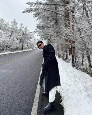 Kwon Hwa-woon Instagram - 겨울왕국 영접