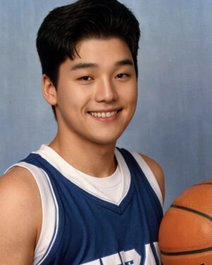 Kwon Hyuk-soo Instagram - Happy Korean Thanksgiving🦃
Hyuksoo from LA, 2005

#LA #thanksgiving #graduation