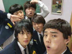 Kwon Hyuk-soo Instagram - SNL5 
임시완 
레전드찍고
임시완혼자 자기머리같고ㅋㅋㅋㅋ
#임시완 #SNL코리아