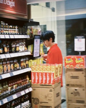 Kwon Jeong-yeol Instagram - 마닐라에서 스케줄 종료 후에 찾아간 곳.. 공개합니다 🛒🍉🍜
So where did he go after Wish Radio,,? 🛒🍉🍜 

#10CM #십센치 #권정열 #10CM_in_PH
