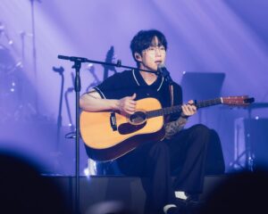 Kwon Jeong-yeol Instagram - [📸]
<9 1>의 감동이 다시 느껴졌던 10CM의 뷰티풀 민트 라이프 무대!
열정적으로 함께해 준 센치너와 관람객 여러분들 모두 뜨거운 공연을 만들어주셔서 감사합니다!

Thank you Centiner and everyone who joined all together for 10CM’s Beautiful Mint Life 2024! 

#10CM #십센치 #권정열 
#뷰민라 #뷰티풀민트라이프 #BeautifulMintLife #BML