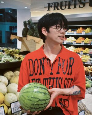 Kwon Jeong-yeol Instagram - 마닐라에서 스케줄 종료 후에 찾아간 곳.. 공개합니다 🛒🍉🍜
So where did he go after Wish Radio,,? 🛒🍉🍜 

#10CM #십센치 #권정열 #10CM_in_PH