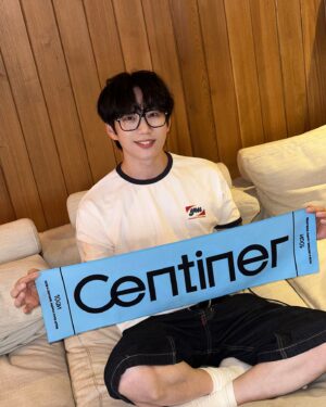 Kwon Jeong-yeol Instagram - 𝟭𝟬𝘾𝙈 𝙔𝙊𝙐, 센치너

#10CM #십센치 #권정열
#10CM_YOU #센치너
#10CM_1stFanConcert_10CMYOU