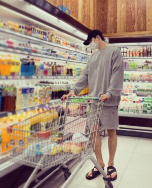 Kwon Soo-hyun Instagram - 장보기 💸💸💸