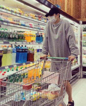 Kwon Soo-hyun Instagram - 장보기 💸💸💸