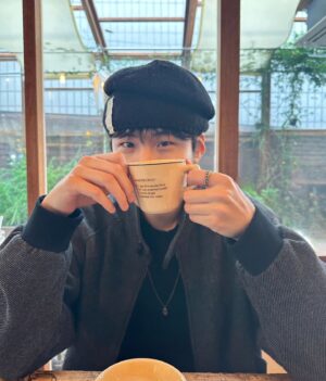 Kwon Tae Eun Instagram - 환절기 감기 조심하세요 (감기 걸린 사람이🥲)