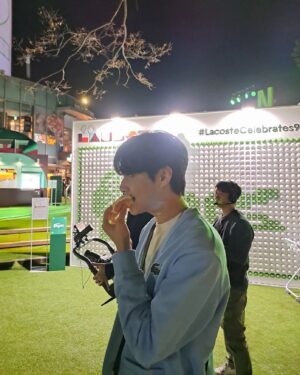 Kwon Tae Eun Instagram - #광고
라코스테가 브랜드 90주년을 맞아 남산타워에서 이벤트 팝업중입니다! 브랜드를 체험해볼 수 있는 이벤트 존이랑 이쁜 테니스코트까지 있으니
남산으로 산책가며 한번씩 놀러가보세용~~ (귀여운 굿즈는 덤) (옆에 야경도 덤)
#라코스테 #라코스테90주년 #lacostecelebrates90