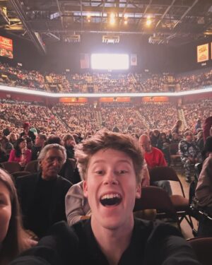 Ky Baldwin Instagram - @mohegansun you sure know how to put on a party. Thank you so much for allowing me to come out and be a part of @officialtonyorlando ‘s final ever show. What an absolute dream to be able to perform (which I did not know I was doing until the night before!!) for 10,000  people, I am blown away, thank you everyone who made this memory happen, and of course to the man himself!