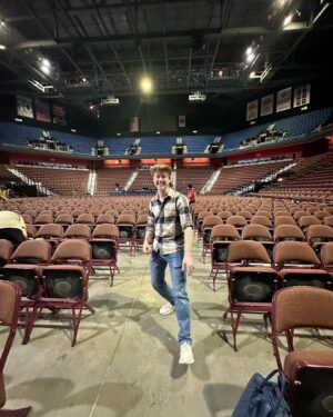Ky Baldwin Instagram - @mohegansun you sure know how to put on a party. Thank you so much for allowing me to come out and be a part of @officialtonyorlando ‘s final ever show. What an absolute dream to be able to perform (which I did not know I was doing until the night before!!) for 10,000  people, I am blown away, thank you everyone who made this memory happen, and of course to the man himself!
