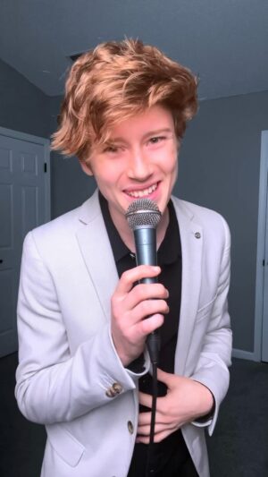 Ky Baldwin Instagram - What a classic. This wasn’t from a request...I just really wanted to sing it XD. Hope you enjoy my cover of
#putyourheadonmyshoulder by #paulanka
