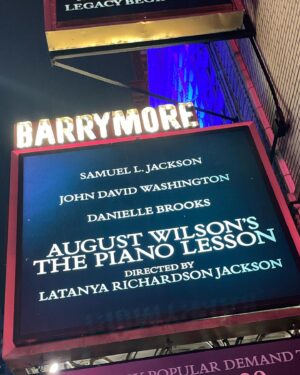 Kyanna Simone Simpson Instagram - In 9th grade I performed in an August Wilson monologue showcase and fell IN LOVE with each of his plays. Today I saw The Piano Lesson directed by my friend and mentor  @ltjackson_ on Broadway!! 😁💓 I was captivated every second of the play. Each performance from the cast was breathtaking. Wow wow wow, what a show! @samuelljackson @daniebb3 @johndavidwashington A night to remember🌟
🎭@thepianolessonplay 🎭