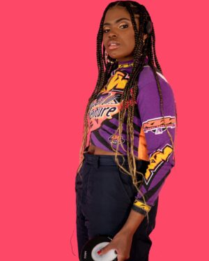 Kyanna Simone Simpson Instagram - What 24 lookin’ like?! 😜🎂 #HBDTOME
•
📸: @wolfgvnglloyd 
💄: @glambymaureen 
👕👖: @triedandtrueco 
Thank you @anita__simpson_ and @apexphotostudios 🥳🥳🥳