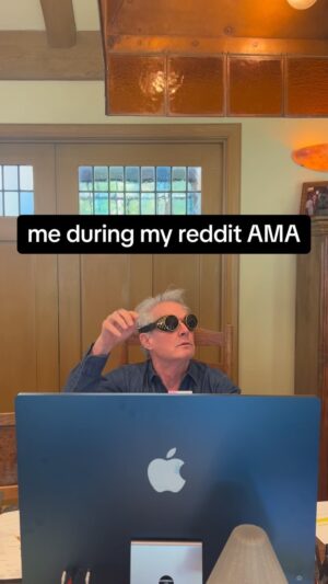 Kyle MacLachlan Instagram - answering ur questions 🧑‍💻🎀✨