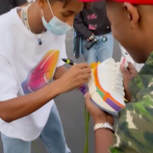Kyle Massey Instagram - Congratulations @c.syresmith on the @msftsrep drop and the Dope ass @newbalance #GoodVibes #Trippy2021 signed 1 of 1👇🏽👇🏽📸 @_brodytodd_