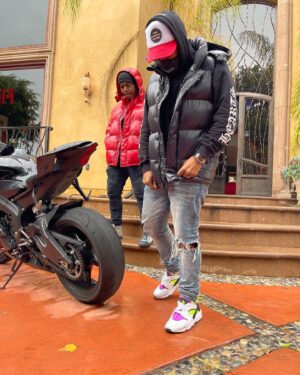 Kyle Massey Instagram - If We Move To Fast We Break Things…
 If We Move Too Slow We’ll Miss Things.
However NOT Moving Is Not A Option…. @chrismasseytmb 📸 @125kash Canada drip @toboggancanada ✨✨🏠