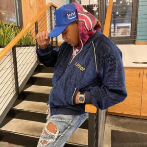 Kyle Massey Instagram - You can never cross the ocean until you have the courage to lose sight of the shore. @liphop_official  drip go crazy!! Tag the first thing you see 👇🏽👇🏽👇🏽 @jeans.comofficial ❤️