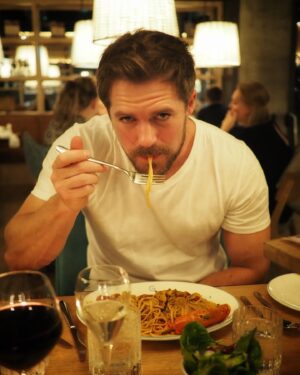 Kyle Pryor Instagram - Never get between a man and his seafood spaghetti!! 🍝 Rookie white shirt choice optional! 
Thanks for the feast @skybarginodacampo @ginorestaurantoldhallstreet @ginomyrestaurant @iamginodacampo @innside_by_melia_uk