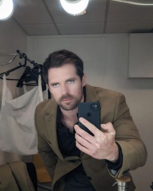 Kyle Pryor Instagram - Dodgy Darren! 

If you want to catch me causing some havoc in the village check out @itvxofficial @itv @emmerdale

Big love xxx