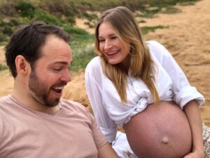 Kym Jackson Instagram - And theeeeeen….

This happened!!!!!

Eeeeek!!!! 

We are SO. FREAKING. EXCITED!!!!

#pregnancyannouncement #pregnant #havingababy #pregnantwithendometriosis #ivfjourney #ivfsuccess #cellcare #cityfertility #pregnantat40 #pregnancyshoot #pregnancyover40 #pregnancyover35 #endowarrior #endometriosis #babyontheway #babyonboard #grateful #familytime #familygoals #actorslife