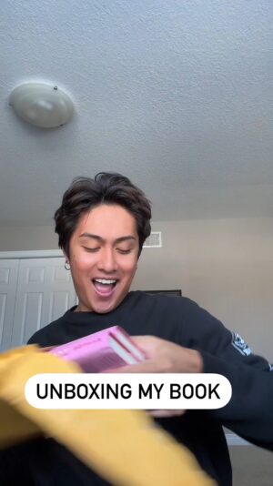 Kyne Santos Instagram - Ahhhh omg I’m unboxing my new BOOK! Math In Drag is available for pre-order now! In stores March 5th 📚🤞🏽💕💕💕
