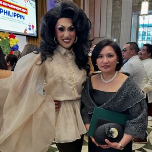 Kyne Santos Instagram - Last night me and my family were invited to celebrate Filipino Heritage month in Ottawa by MP @rechie.valdez !

I got to introduce my mom to Minister of small business MP @rechie.valdez, Senator @dr.gigiosler, Philippine Ambassador to Canada @ambassadormariaaustria, and Prime Minister @justinpjtrudeau !!! So proud to be Filipino-Canadian 🇵🇭❤️🇨🇦