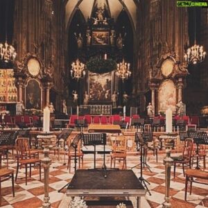 Kyohei Sorita Instagram - Memorial Concert for W.A.Mozart at Stephansdom 

-Soloist- 
Soprano - Ileana Tonca 
Alt / Countertenor - Daichi Fujiki @daichi_fujiki 
Tenor - Ted Black @tedblacktenor 
Bass - Wolfgang Bankl @wolfgang.bankl 
@wienerstaatsoper 

Orchestral - Wiener Domorchester
Conductor - Kyohei Sorita @kyoheisorita 

ーーーーーーーー

Wiener Domorchester & ウィーン国立歌劇場のベテラン・ソリスト方、同歌劇場の男性合唱の皆さんとの『Requiem』
そして今回、指名させて頂いた藤木の兄貴にもサポートして頂き、大成功で幕を閉じました。終演後、ソプラノのIleanaさんの目には涙が… 
一生忘れない貴重な日となりました。
📸
1)〜終わりの瞬間〜
追悼コンサートなので拍手は無し
代わりに消灯して大聖堂のベルでさようならの合図🔔
2)withスーパーソリスト
3)with心のサポーター
4)指揮台