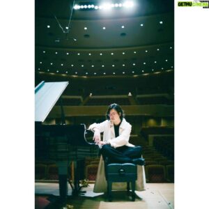 Kyohei Sorita Instagram - 【お知らせ✨📢】
この度、幻冬舎から本を出版させて頂くことになりました。

ピアノを始めた幼少期、
小中学校では友達の大切さを知ったり、
音楽の道に進むためにどう何を心掛けていたのか…
そして、ショパンコンクール。

2022年6月6日、夜19時からAmazonにて先行予約が開始されます！！

タイトル、発売日等はまた改めてお知らせします。夏には出版です！！

[Braking NEWS✨📢]

I am pleased to announce that i will be publishing a book from Gentosha! 
About my parents, friends, and Chopin Competition etc…

#幻冬舎 #反田恭平