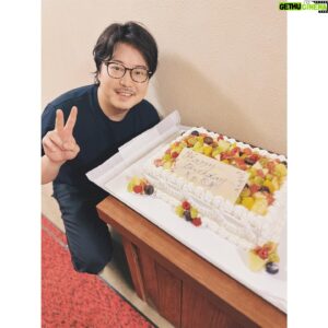 Kyohei Sorita Instagram - 🍾I just turned 29 today✨

I really appreciate your kinds words and a lot of message on my birthday🎂

And thanks to all members of the @japan_national_orchestra !!!!!!!
It was memorable moment :) 

One more thing, thanks to my family.

ーーーーーーーーー

🍾29歳になりました！
最後の20代、悔いのない様な一年にしたいです🔥
そしてJapan National Orchestraツアー中ということもあり、贅沢で最高のバースデーソングをサプライズで！！

感謝の心を忘れずにこれからも精進します。

ありがとうー！！
#反田恭平 #kyoheisorita