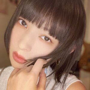 Kyoko Hinami Instagram - お仕事の為に髪を染めてきました👶🏻
Yuuちゃんどうもありがとう！🤍