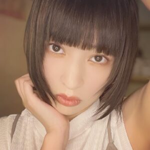 Kyoko Hinami Instagram - お仕事の為に髪を染めてきました👶🏻
Yuuちゃんどうもありがとう！🤍