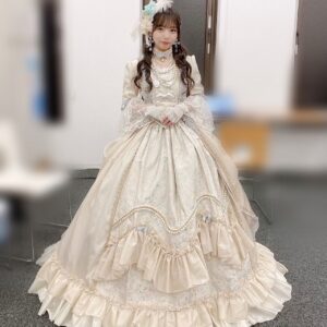 Kyoko Saito Instagram - 2021.9.26 blog〜

10月27日(水)発売の日向坂46の6thシングル『ってか』のミュージックビデオ、そして本日ジャケット写真が公開されました\( ¨̮ )/
　
MVはとても激しくストーリー性があってかっこよく、ジャケ写は"日向坂46の不思議な文化祭"がテーマのものとなっています🎬
　
🎬『ってか』MV
https://youtu.be/pZDqElqNW34
　
🎞『ってか』ジャケ写
https://www.hinatazaka46.com/s/official/page/6th_single

#日向坂46 #けやき坂46 #齊藤京子#加藤史帆#佐々木美玲#佐々木久美#高本彩花#東村芽依#潮紗理菜#井口眞緒#柿崎芽実#高瀬愛奈#影山優佳#渡邉美穂#小坂菜緒#松田好花#富田鈴花#河田陽菜#濱岸ひより#金村美玖#丹生明里#宮田愛萌#上村ひなの
 #きょんこ#ラーメン大好き齊藤京子です #ひなあい #日向坂で会いましょう #国民的彼女 #とっておきの恋人 #全国おひさま化計画2021