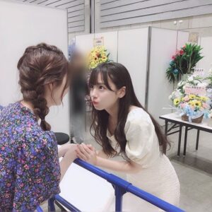 Kyoko Saito Instagram - .
2019.8.20 blog～
久しぶりの投稿です🙇‍♂️
これが齊藤京子の握手会の様子です！！！
近すぎますね〜🥺🥺🥺
.
#日向坂46 #けやき坂46 #齊藤京子#加藤史帆#佐々木美玲#佐々木久美#高本彩花#東村芽依#潮紗理菜#井口眞緒#柿崎芽実#高瀬愛奈#影山優佳#渡邉美穂#小坂菜緒#松田好花#富田鈴花#河田陽菜#濱岸ひより#金村美玖#丹生明里#宮田愛萌#上村ひなの
 #きょんこ#ラーメン大好き齊藤京子です