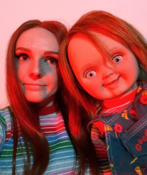 Kyra Elise Gardner Instagram - Some unofficial behind the scenes of Living With Chucky 🔪 (I mention the backstory of slide 6 in my director’s commentary) #chucky #chuckydoll #livingwithchucky