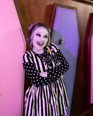 Kyra Leroux Instagram - Can’t believe it’s been a year since we filmed MONSTER HIGH 2!! I guess I can post about it now that the strike’s been over for 3 months and the movie’s been out for 4??? 

So many memories this week of a wonderful wonderful experience with an even greater group of people. 
Not pictured: @toddholland3 @hlghlg @randabarett @casewalker and many many more 
If you want to hear me talk more about it head over to @thejuliamarley ‘s YouTube channel!!! Or just go watch the movie on Paramount Plus that works too :) 

@monsterhigh @paramountplus @nickelodeon @mattel

Makeup by @gilabois