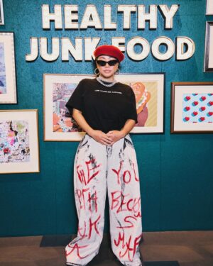 LUNA (MaryJane) Instagram - Styling
hat/ @riehata 
Tee/ @losangelesapparel_japan 
pants/ @kobinai_maimi 
shoes/ @yelloshoes_official