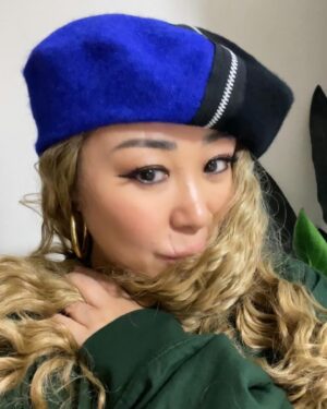 LUNA (MaryJane) Instagram - バースデーに @queptheater ベレー帽GET❣️🎁
セパレイトできるので、その日の気分や服で色々組み合わせが変えれて最高!!!!
@takeokiman7 RED&REDの組み合わせも、ありがとうございました🙏✨