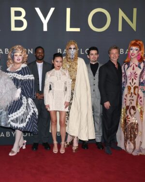 La Briochée Instagram - 📽️ PREMIERE RED CARPET📽️

Thank you @paramountpicturesfrance for this amazing evening ❤️

#dragqueen #dragrace #dragracefrance #rupauldragrace #premiere #redcarpet #babylon #bradpitt #cinema #queervisibility #queerart #lgbtqia #transwoman #transgirl #transdrag #retro #vintage #burlesque
