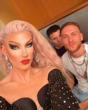 La Grande Dame Instagram - ON TOUR