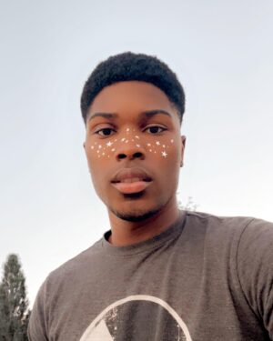 La'Darius Marshall Instagram - Life update Sept. 14th, moved 2k miles away from home. 

• Last person I saw, my sister at her first game of the football season in highschool. Loved that moment a lot if you can’t tell haha. 

• Dragged my other sister with me on this journey bc she wanted a fresh start. She really is like my twin tbh. 

• we took many pictures together and videos of what it looks like so enjoy.

• Selfies of me just in case you haven’t seen me lately. Life is blissful, conditioning my body for what’s to come in a couple ???s. Love you guys so big 🤍
