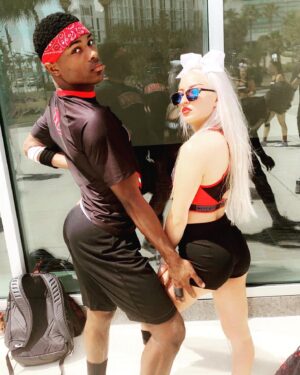 La'Darius Marshall Instagram - Big & Little ❣️
•
•
•
 Lexi I love you and will always cherish you as my first born child 🫶🏾✨ #5YearDifference #Family